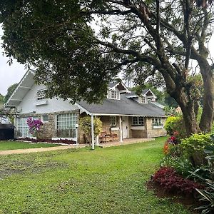 Villa BW Puncak Bogor Cimacan Exterior photo