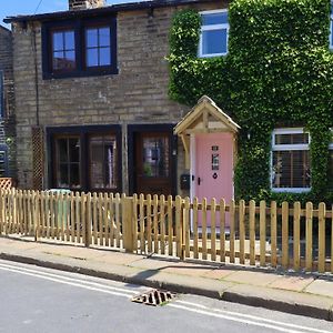 Emily Cottage Keighley Exterior photo