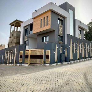 For Families Only Luxurious And Famous Villa Sheikh Zayed City Exterior photo