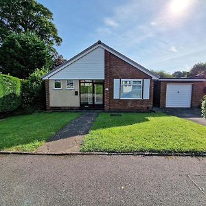 City Superhost- Cosy Home In Gatley Baguley Exterior photo