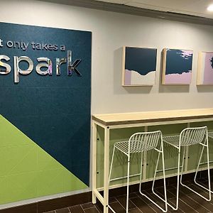 Spark By Hilton Clarks Summit Hotel Exterior photo