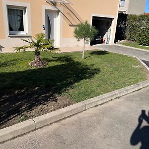 Chambre Calme Dans Villa Andrezieux-Boutheon Exterior photo