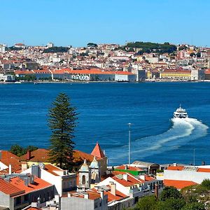 Over The Rainbow Appartement Almada Exterior photo