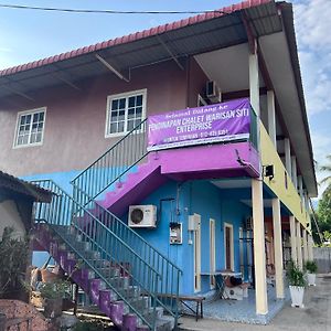 Oyo 90967 Homestay Chalet Warisan Siti Padang Mat Sirat Exterior photo