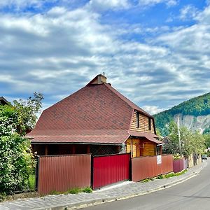 Хатинка Hotel Jaremtsje Exterior photo