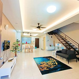 Zen Clan Homestay Scientex With Wifi, Aircond, Water Heater Pasir Gudang Exterior photo