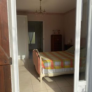 Belle Chambre Spacieuse Et Lumineuse Avec Un Lit 2 Personnes, Sdb Et Wc Prives Appartement Libourne Exterior photo