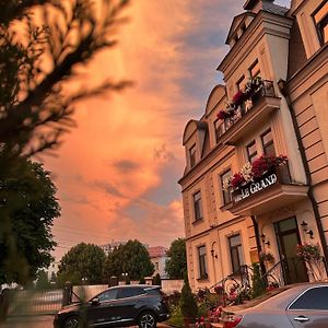 VLG Hotel Boryspilʼ Exterior photo