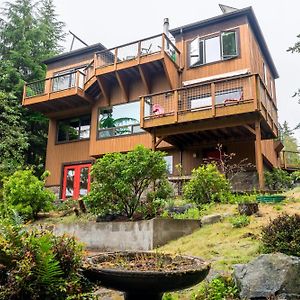 Stylish Deception Pass Retreat With Bay Views Villa Oak Harbor Exterior photo