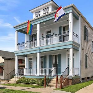 Bed In Mixed Gender Dom - 4 Beds Villa New Orleans Exterior photo