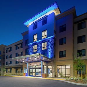 Holiday Inn Express & Suites - Valencia - Santa Clarita, An Ihg Hotel Exterior photo