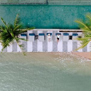 Hotel Tide Phuket Beachfront Exterior photo