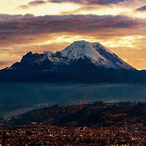 Hospedaje Riobamba Bed and Breakfast Exterior photo