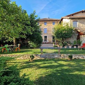 Domaine De Famille Aux Deux Vieux Platanes Villa Saint-Germain-au-Mont-dʼOr Exterior photo