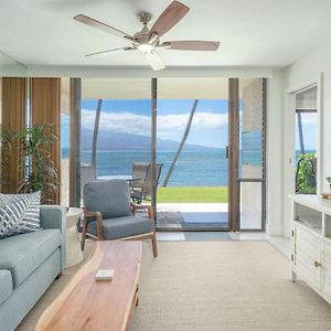 Oceanfront Oasis - Renovated Summer Of 2023 Villa Wailuku Exterior photo