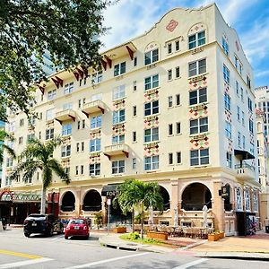 Ponce De Leon Hotel Sint-Petersburg Exterior photo