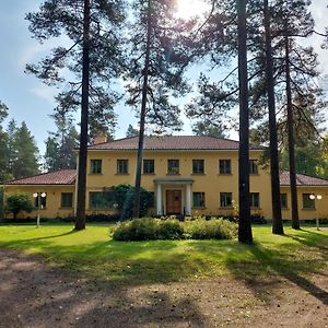 Majoitus Jaetuissa Huoneissa Sisaeltaeen Ruokailut Bed and Breakfast Lappeenranta Exterior photo