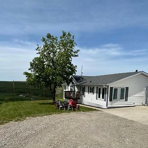 Foothills Ranch & Airbnb Villa Cardston Exterior photo