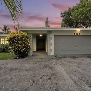 Poolside Serenity Retreat - Lots Of Activities! Villa Tamarac Exterior photo