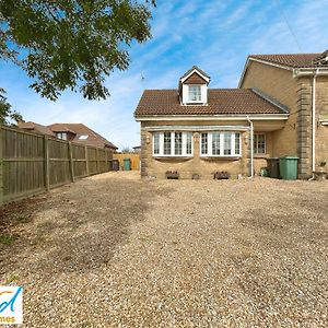 The Wing At Fox Hollow Villa Godshill  Exterior photo