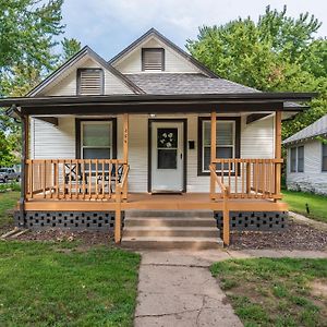 Beautiful 2 Bed 1 Bath Home Near College Hill Wichita Exterior photo