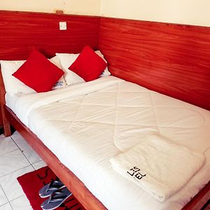 Dimples Hotel Nakuru Exterior photo