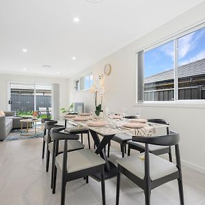 Denham Court 4Br With Central Ac & Wifi Near Coles Villa Leppington Exterior photo