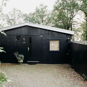 Familie Buitenhuys Cozy Cottage With Bathtub, Sauna, Play Elements And Big Garden Schayk Exterior photo