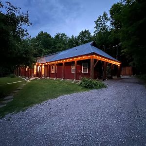 Fourseason Spa Cottage Madoc Exterior photo