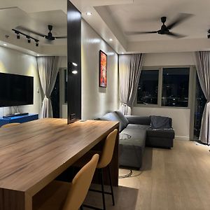 Manila Bgc Best City View Executive Suites At The Residences Exterior photo