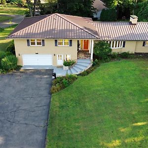 The Chateau At Longmeadow Villa Exterior photo