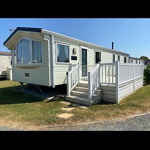 3 Bed Caravan Norfolk Near The Coast Hotel Belton with Browston Exterior photo