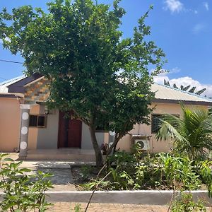 Dotty Homes Accra Exterior photo