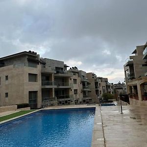 Spacious 3 Beds Apartment With 3 Pools In Abdoun! Amman Exterior photo