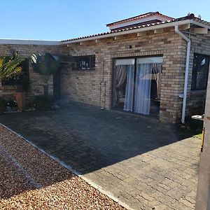 60 Melkhout Street Villa Jeffreysbaai Exterior photo