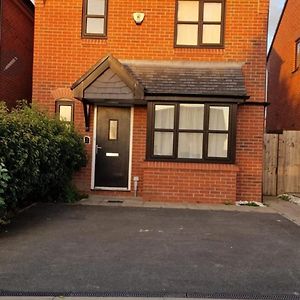 En-Suite House, Minimum 3 Nights Bookings Stockport Exterior photo