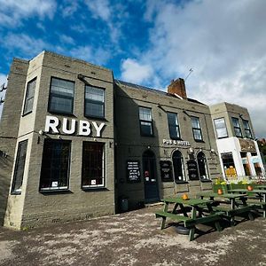 Oyo Ruby Pub & Hotel Hove Exterior photo