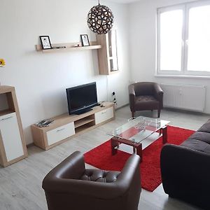 Spacious Flat In Wider Centre Of Nitra Appartement Exterior photo