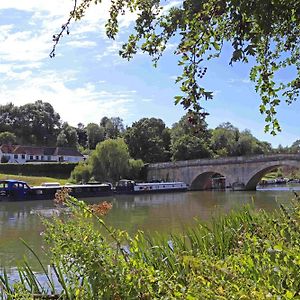 Shillingford Bridge Hotel Wallingford Exterior photo