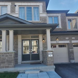 Single Room In North Oshawa Exterior photo