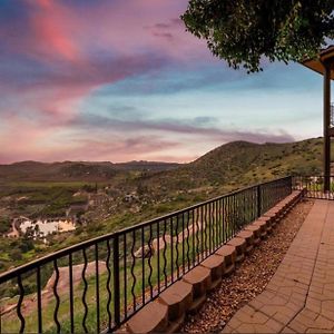 Breathtaking Retreat Appartement Escondido Exterior photo