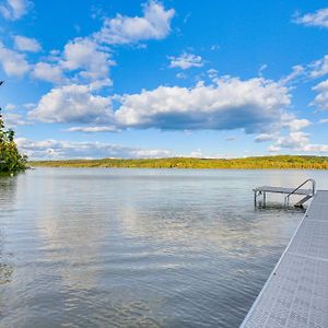 Spacious Home With Dock On Lake Leelanau! Suttons Bay Exterior photo