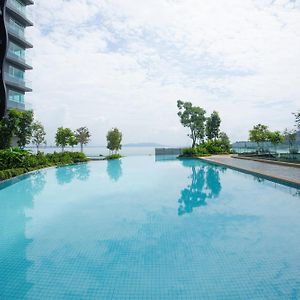 Seaview Supercondo, Near Queensbay Gelugor Exterior photo