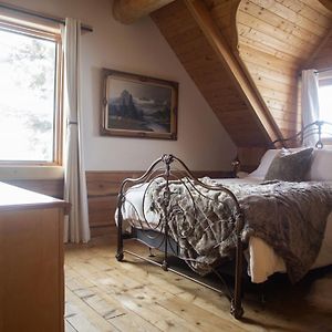 Hebergement "La Maison En Bois Rond" Bed and Breakfast Sainte-Marie Room photo