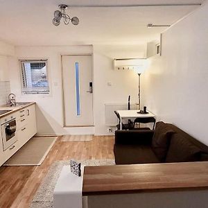 Studio Near Volvo Torslanda Free Parking Appartement Kvistljungby Exterior photo