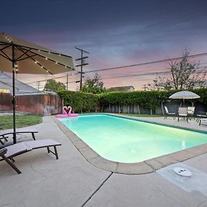 Chic Boho Retreat - Pool, Patio, Mini Golf & Arcade, Mins From Universal Studios! Los Angeles Exterior photo