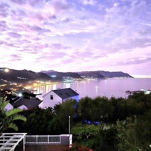 Bay Beach Vista-Two Suites With Deck And Sea Views Simonʼs Town Exterior photo