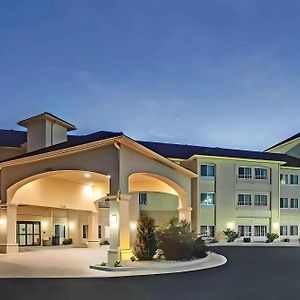 Comfort Inn & Suites Verona At Turning Stone Resort Casino Exterior photo