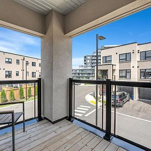 Ritzy 3Br Home With Balcony Near Burlington Pier Exterior photo