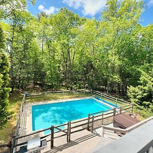 Luxury Woodstock Retreat Hot Tub And Heated Pool Villa Exterior photo